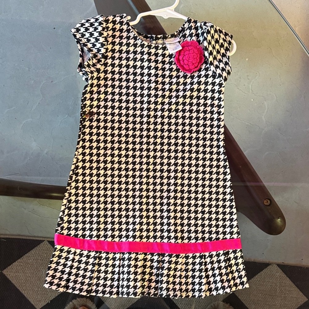 Sweet Heart Rose Black and White Houndstooth Dress with Pink Flower
